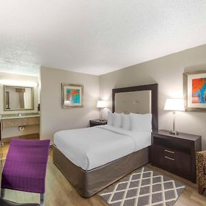 Queen Room Disability Access or Bath Tub